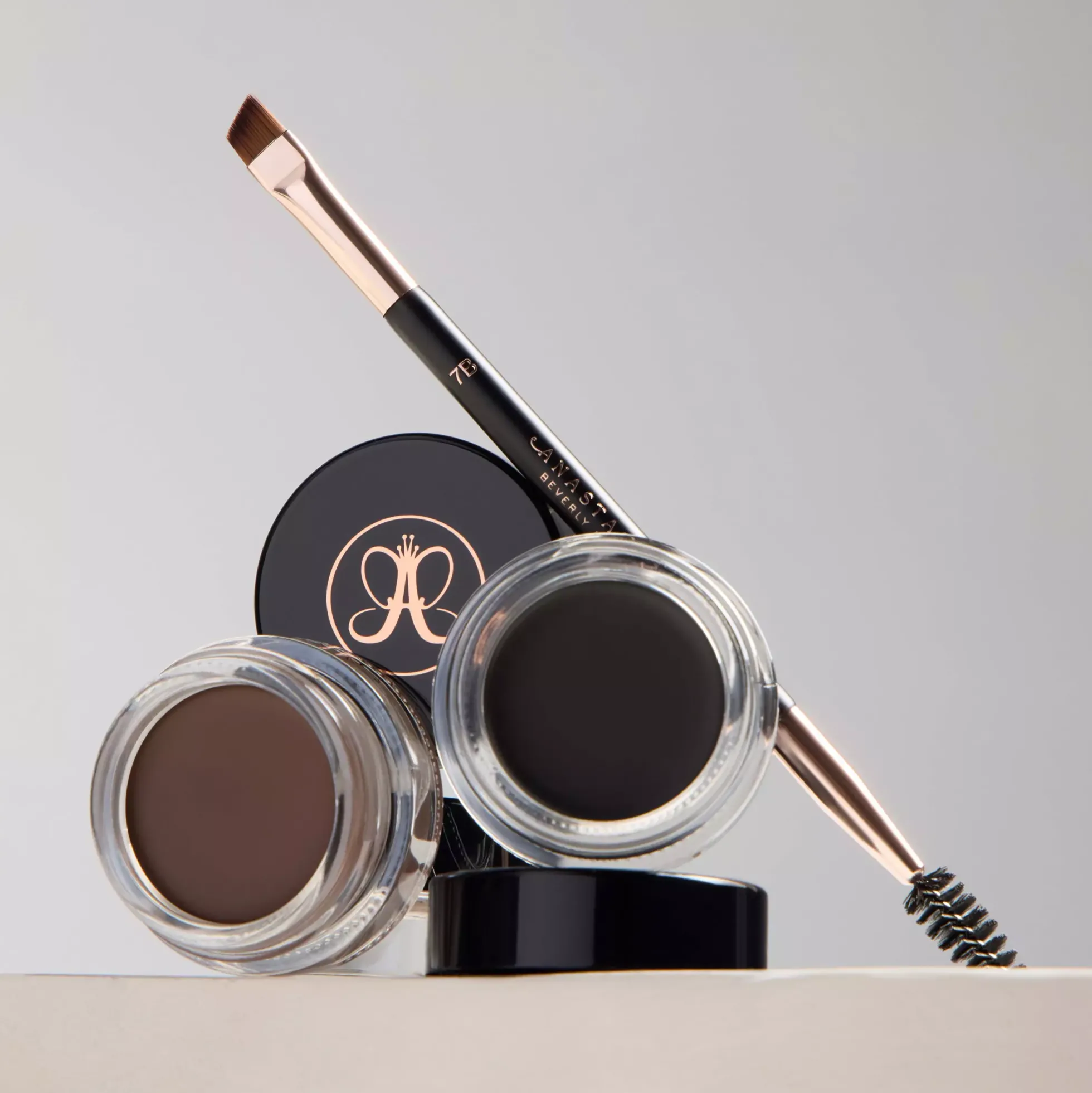 Anastasia Beverly Hills Dip Brow Pomade Soft Brown