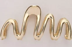 By Lyko Metallic Hair Claw Wave Golden