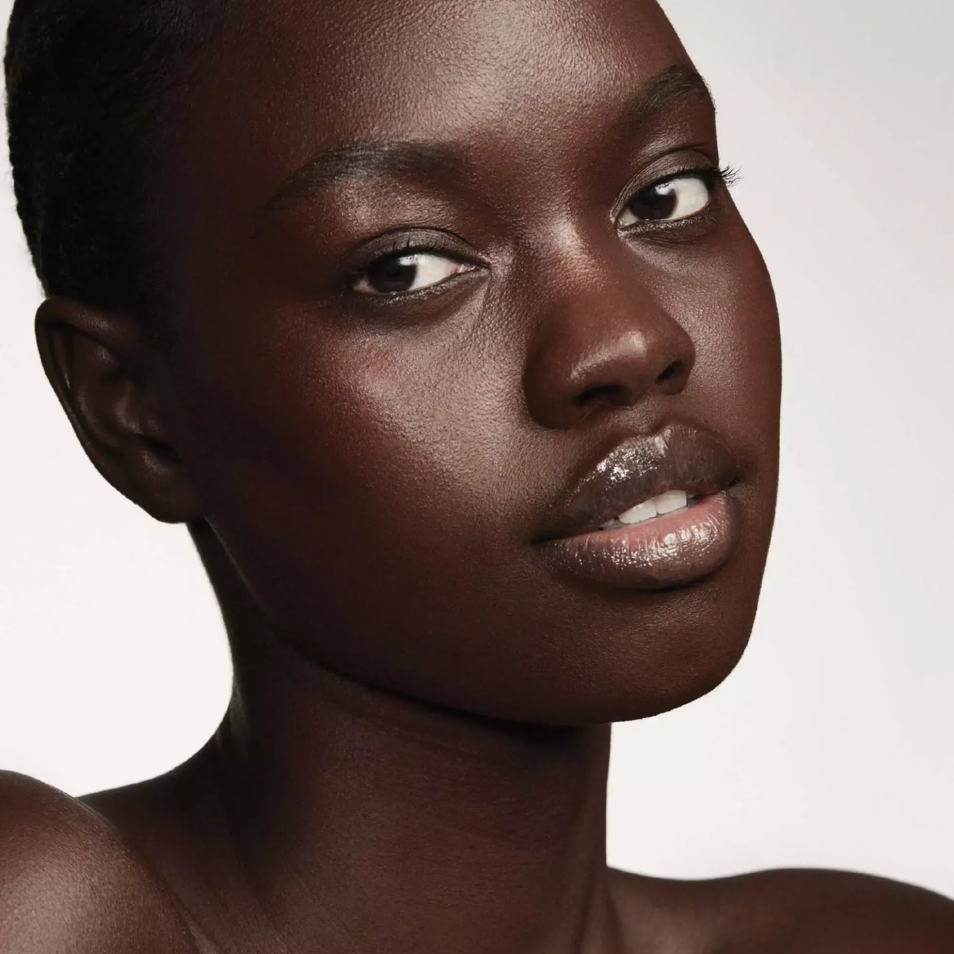 Fenty Beauty Eaze Drop'Lit All-Over Glow Enhancer Taffy Topaz