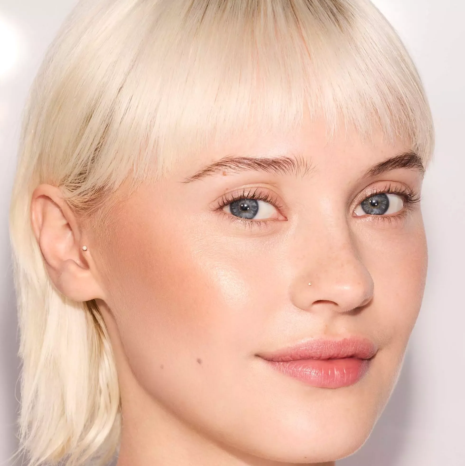 Rimmel Turbocharged Glow 002 Rosy Rebel