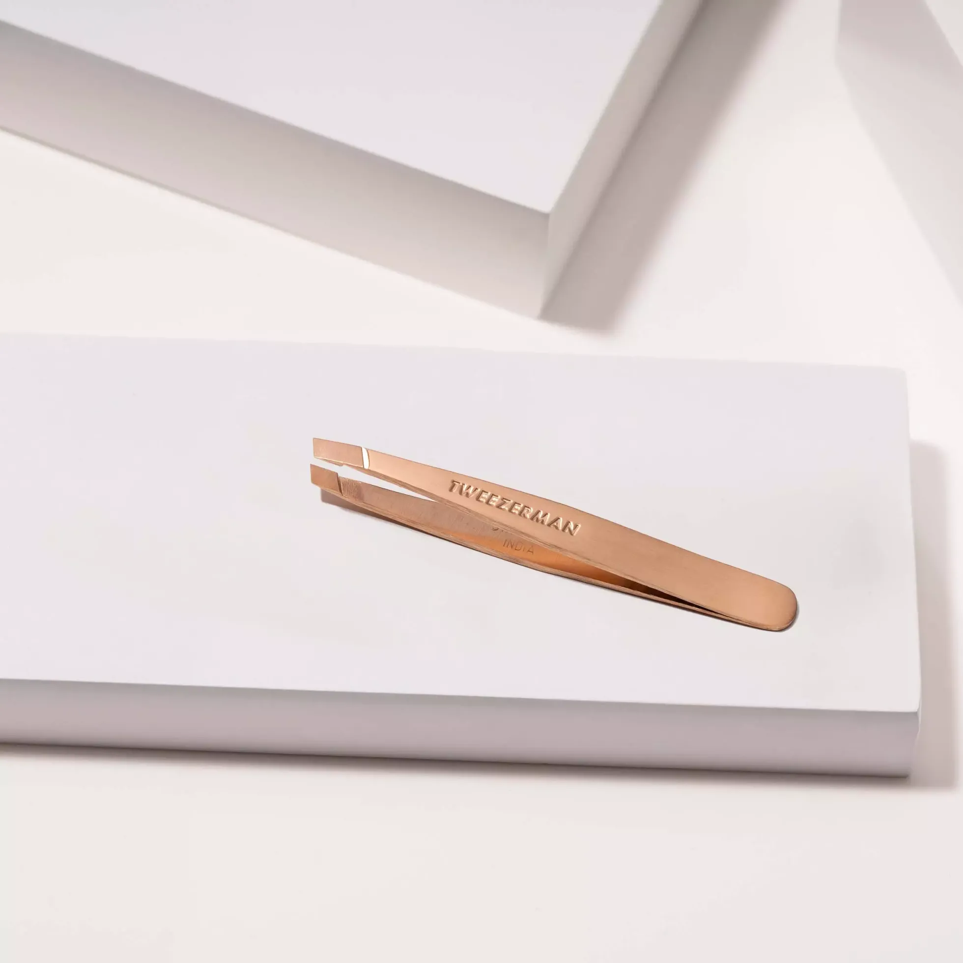 Tweezerman Mini Slant Tweezer Rose Gold 18 st